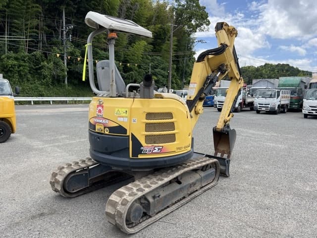 MINI EXCAVATOR — Auction (lot 8456-20005)