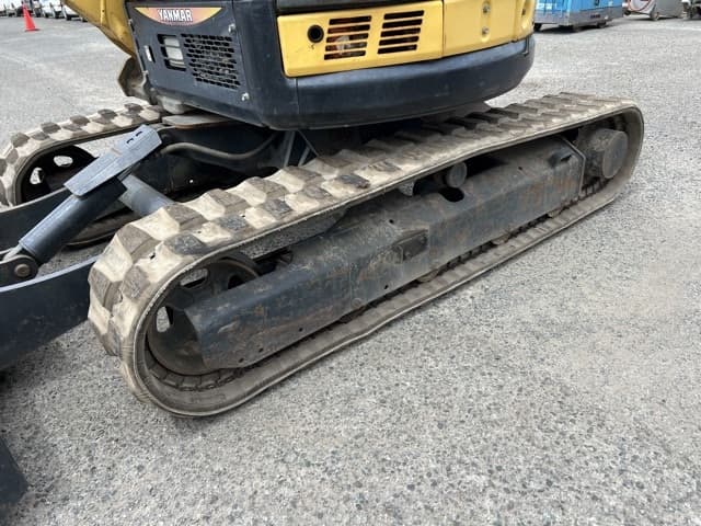 MINI EXCAVATOR — Auction (lot 8456-20005)