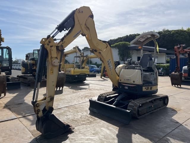 MINI EXCAVATOR — Auction (lot 8456-20010)