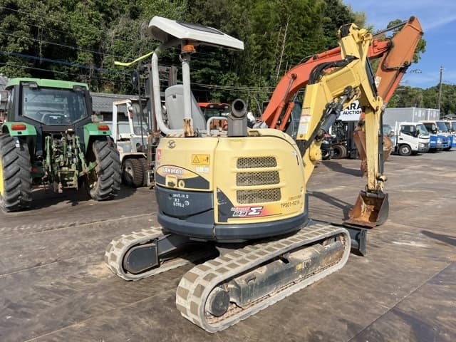 MINI EXCAVATOR — Auction (lot 8456-20010)