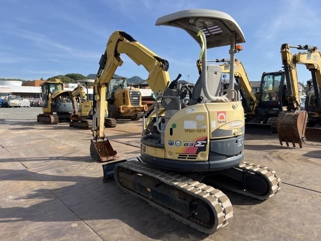 MINI EXCAVATOR — Auction (lot 8456-20010)