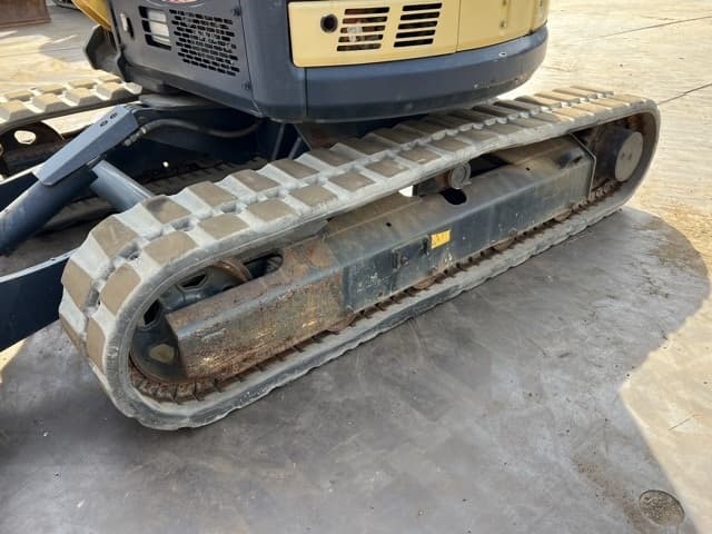 MINI EXCAVATOR — Auction (lot 8456-20010)