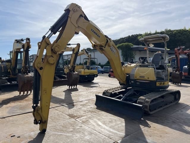 MINI EXCAVATOR — Auction (lot 8456-20011)