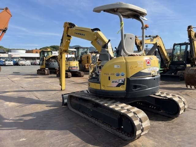 MINI EXCAVATOR — Auction (lot 8456-20011)