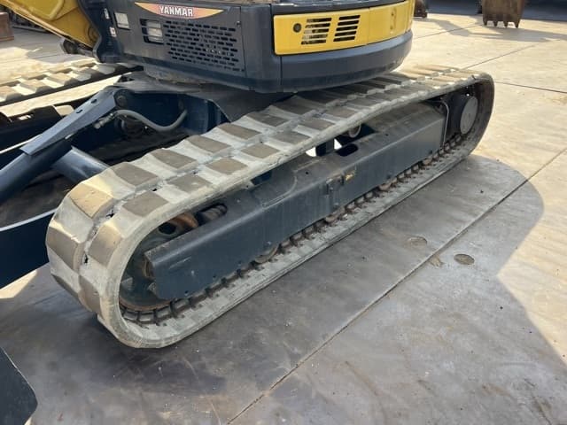 MINI EXCAVATOR — Auction (lot 8456-20011)