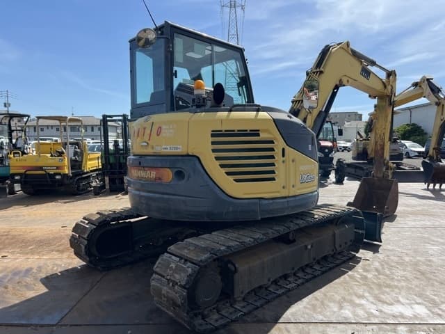 EXCAVATOR — Auction (lot 8456-20016)