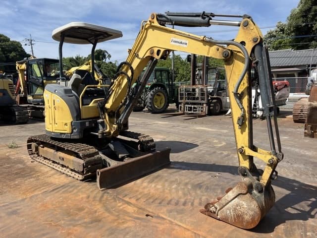 MINI EXCAVATOR — Auction (lot 8456-20017)