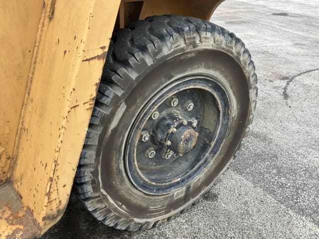Forklift — Auction (lot 8456-2009)