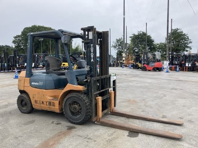 Forklift — Auction (lot 8456-2011)