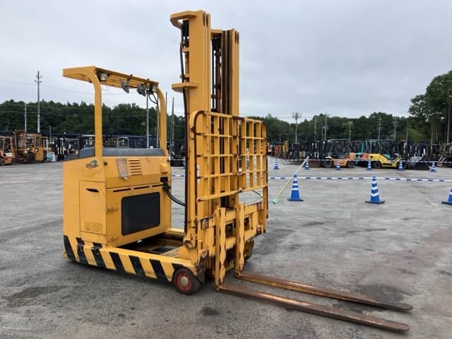 Reach Forklift — Auction (lot 8456-2022)