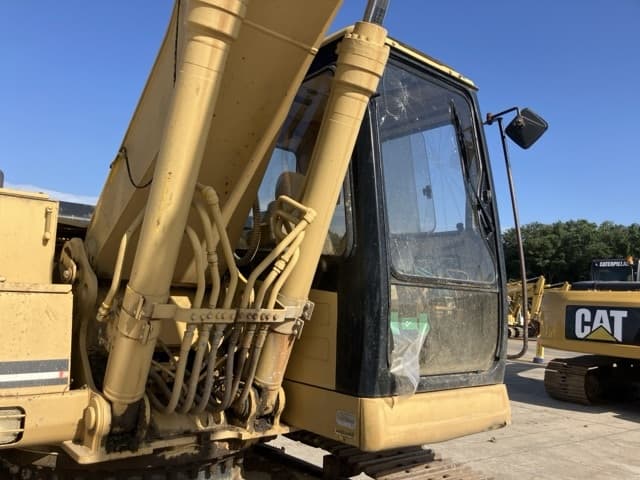 EXCAVATOR — Auction (lot 8456-203)