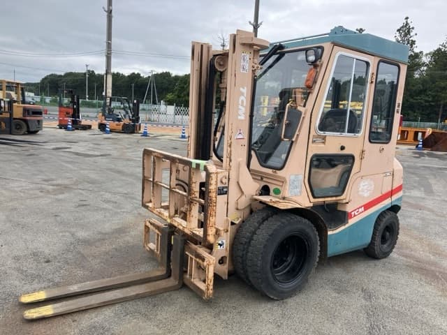 Forklift — Auction (lot 8456-2035)