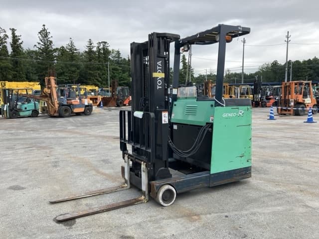 Reach Forklift — Auction (lot 8456-2037)