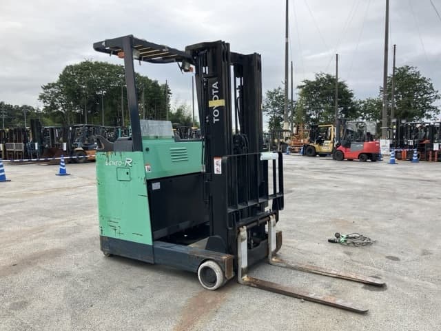 Reach Forklift — Auction (lot 8456-2037)