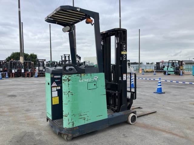 Reach Forklift — Auction (lot 8456-2037)