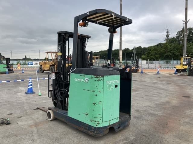 Reach Forklift — Auction (lot 8456-2037)