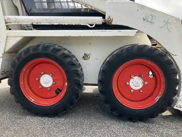 SKID STEER LOADER — Auction (lot 8456-204)
