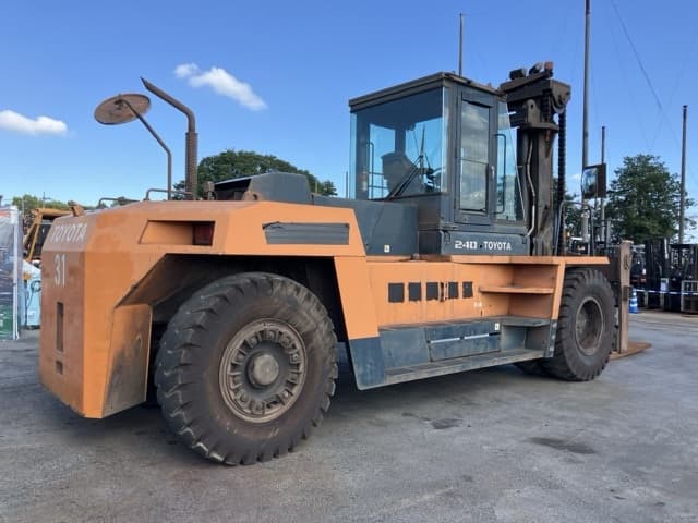 Forklift — Auction (lot 8456-2040)