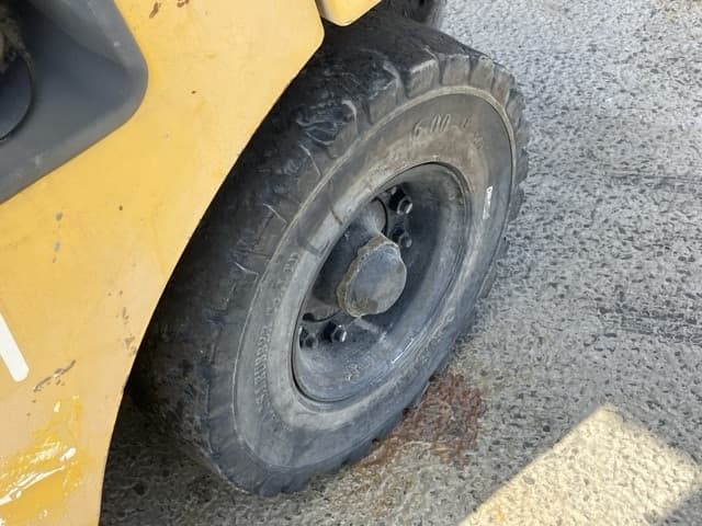 Forklift — Auction (lot 8456-2041)