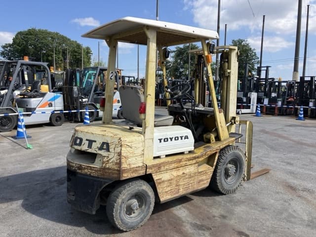 Forklift — Auction (lot 8456-2042)