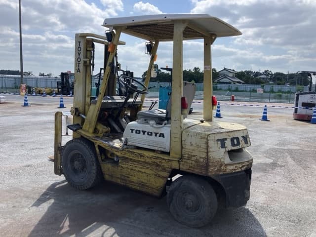 Forklift — Auction (lot 8456-2042)