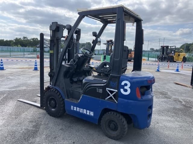 Forklift — Auction (lot 8456-2046)