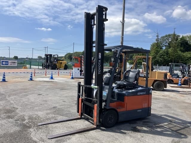 Battery Forklift — Auction (lot 8456-2047)