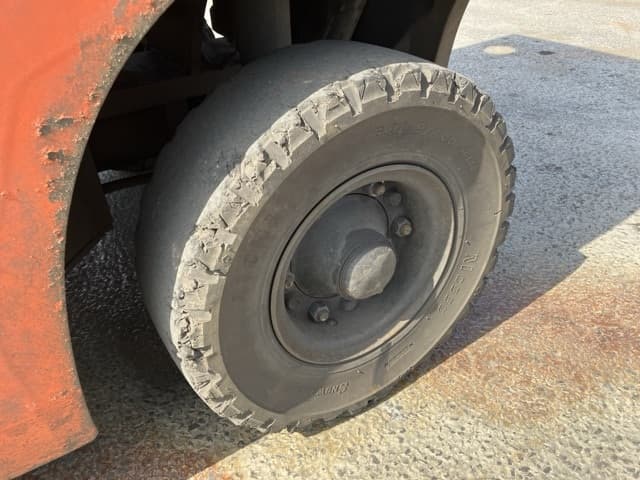 Forklift — Auction (lot 8456-2049)