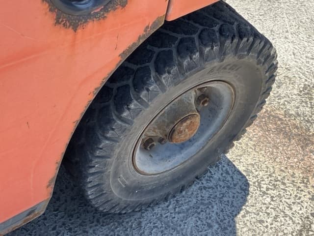 Forklift — Auction (lot 8456-2051)