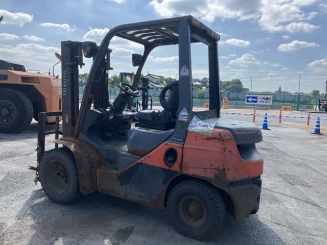 Forklift — Auction (lot 8456-2053)