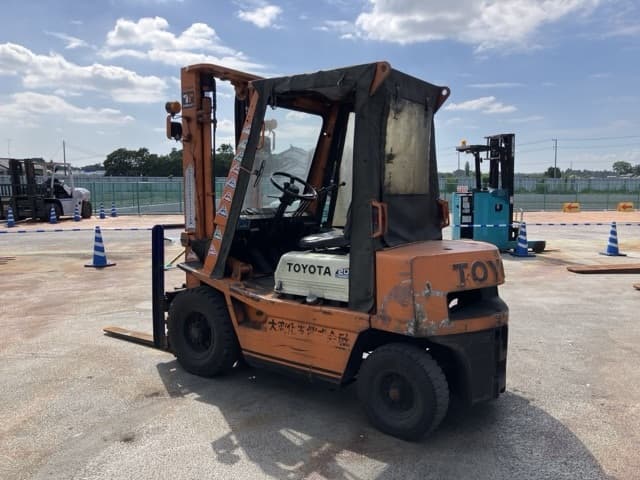 Forklift — Auction (lot 8456-2054)