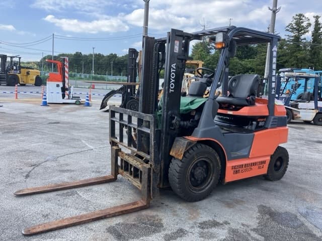 Battery Forklift — Auction (lot 8456-2058)
