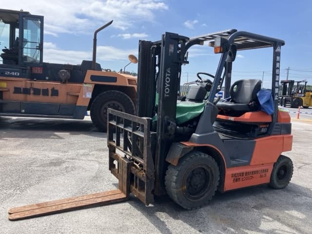 Battery Forklift — Auction (lot 8456-2059)