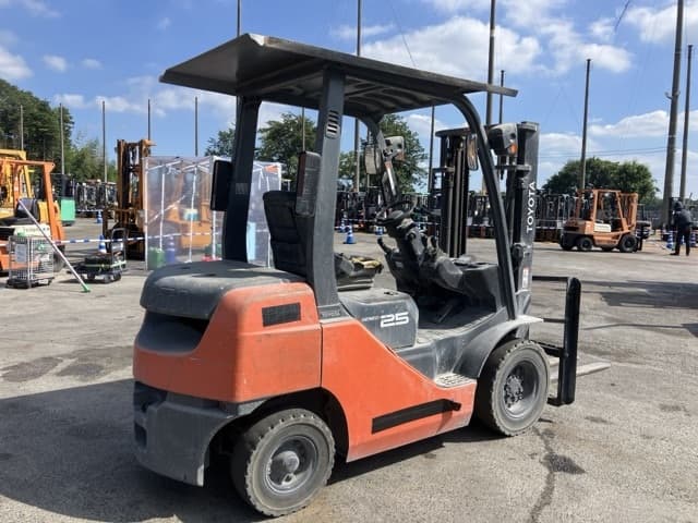 Forklift — Auction (lot 8456-2060)