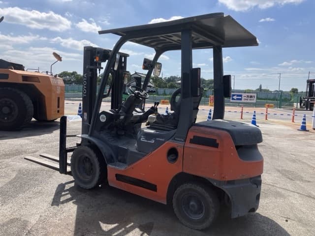 Forklift — Auction (lot 8456-2060)