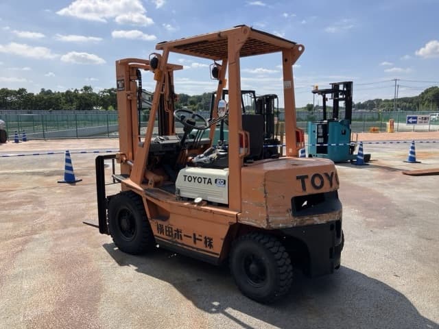 Forklift — Auction (lot 8456-2061)