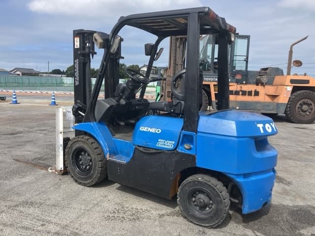 Forklift — Auction (lot 8456-2066)