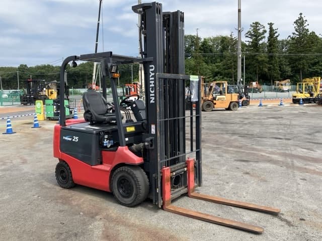 Battery Forklift — Auction (lot 8456-2068)