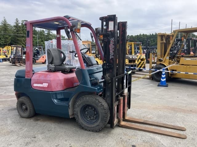Forklift — Auction (lot 8456-2070)