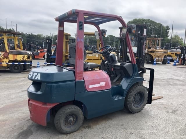 Forklift — Auction (lot 8456-2070)