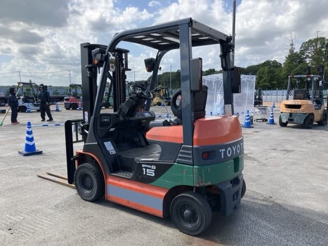 Battery Forklift — Auction (lot 8456-2071)