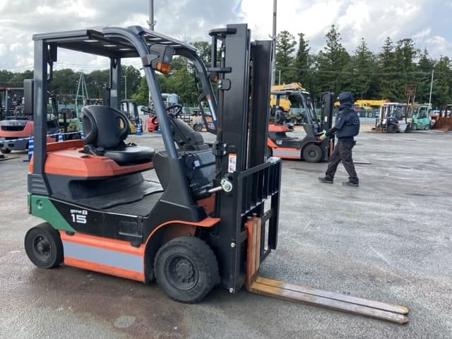 Battery Forklift — Auction (lot 8456-2072)