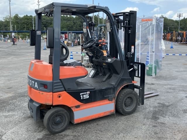 Battery Forklift — Auction (lot 8456-2074)
