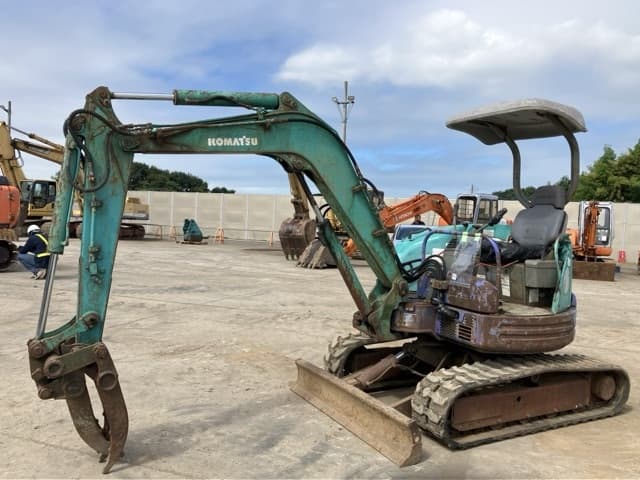 MINI EXCAVATOR — Auction (lot 8456-208)