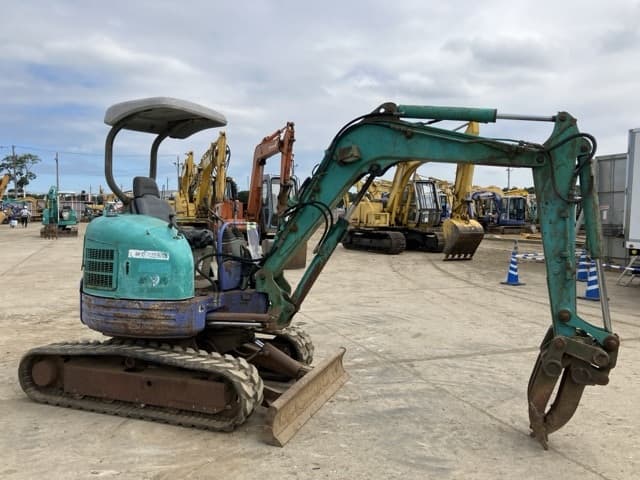 MINI EXCAVATOR — Auction (lot 8456-208)
