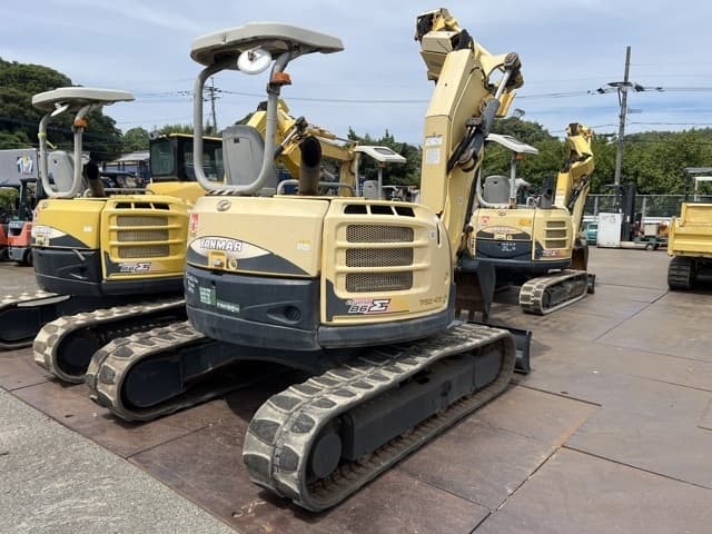 MINI EXCAVATOR — Auction (lot 8456-20801)
