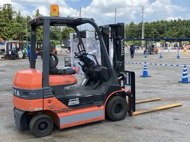 Battery Forklift — Auction (lot 8456-2081)