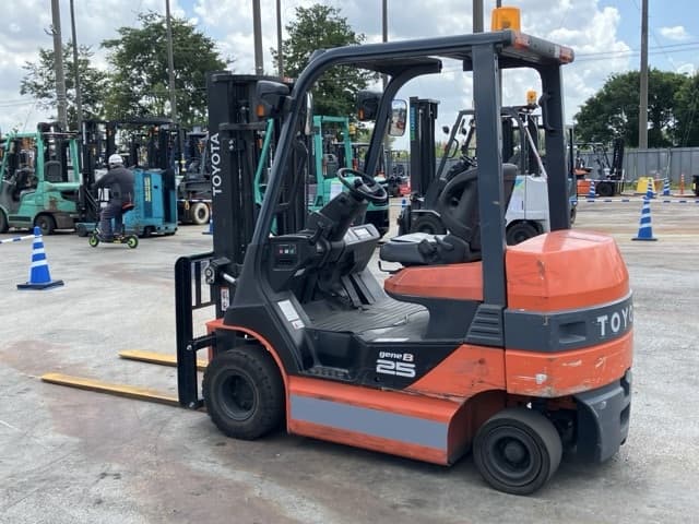 Battery Forklift — Auction (lot 8456-2081)