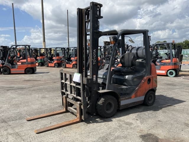 Forklift — Auction (lot 8456-2082)