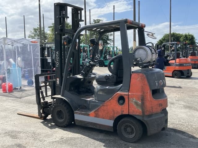 Forklift — Auction (lot 8456-2082)